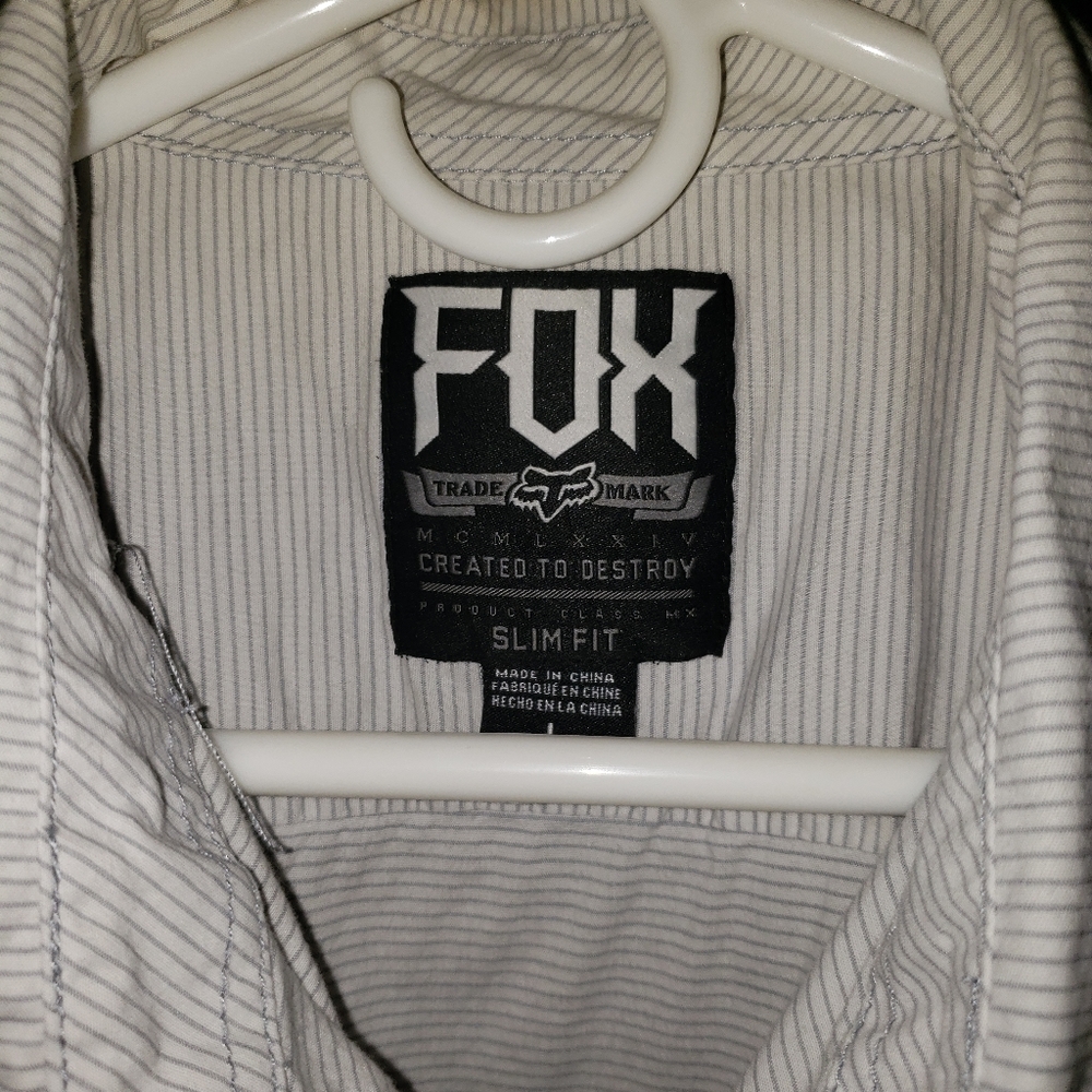 Short sleeve button-up slim fit casual dress shirt